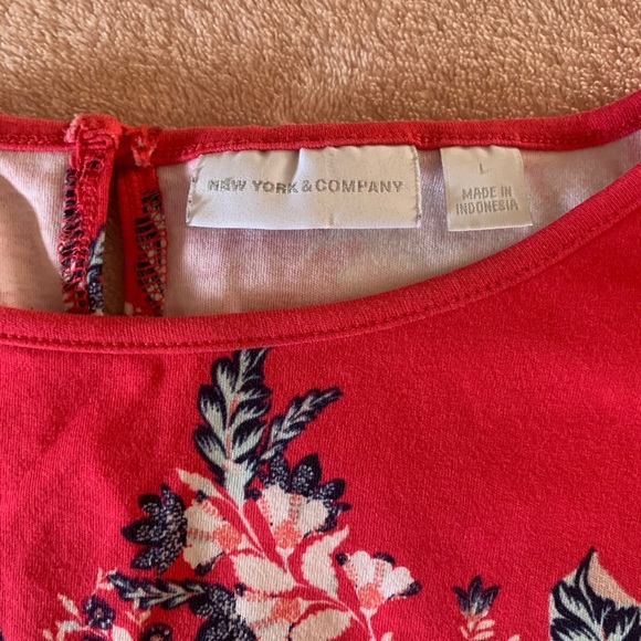 Patterned Dress - Picture 2 of 3